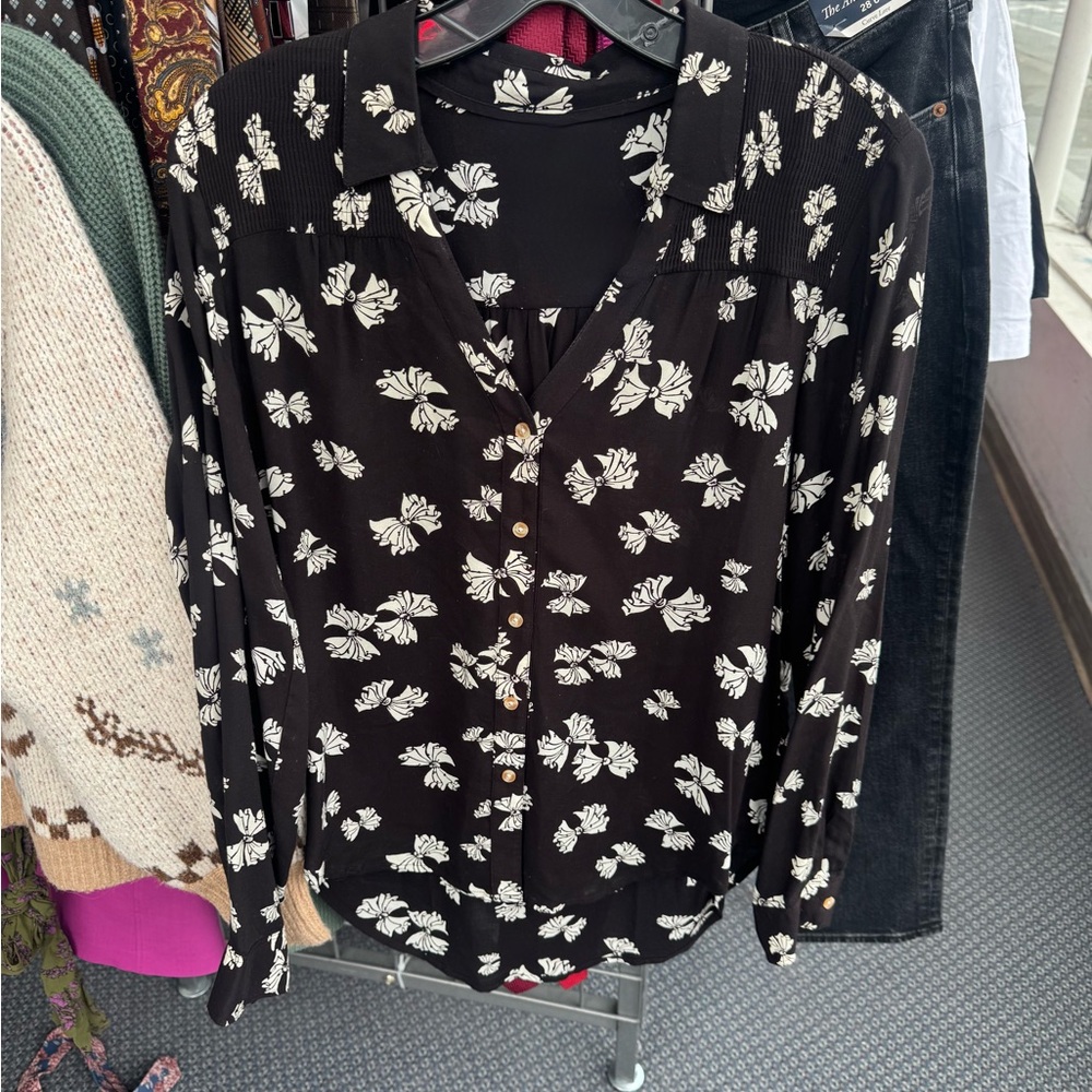 Maeve by Anthropologie Black with White Bow Blouse